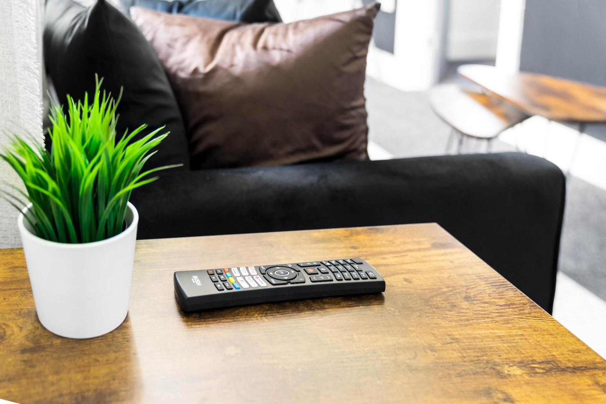 Luxe Apartment - Rowley Regis - Parking - Top Rated - Netflix - Wifi - 49Bg Cradley Heath Eksteriør billede