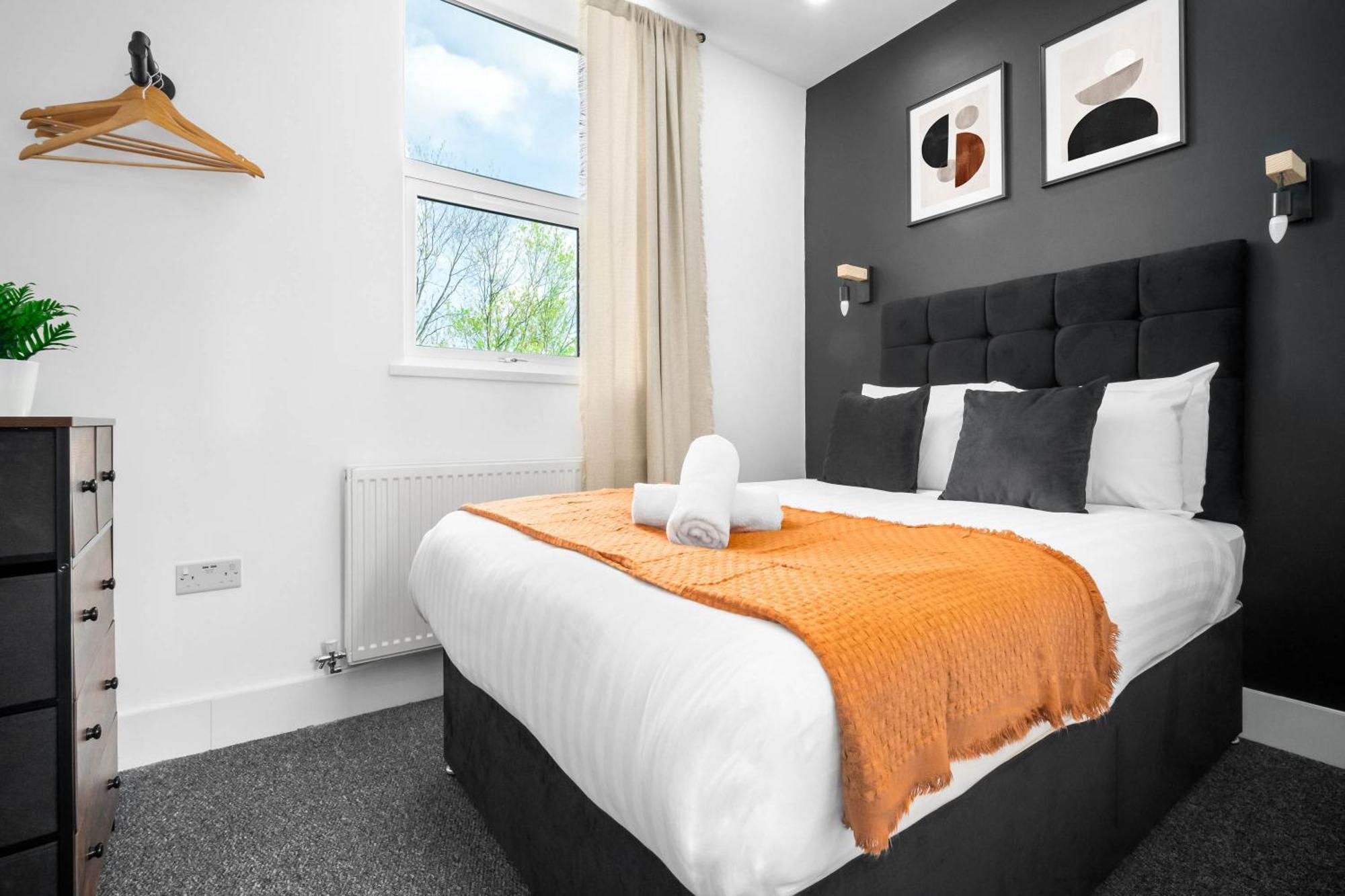 Luxe Apartment - Rowley Regis - Parking - Top Rated - Netflix - Wifi - 49Bg Cradley Heath Eksteriør billede