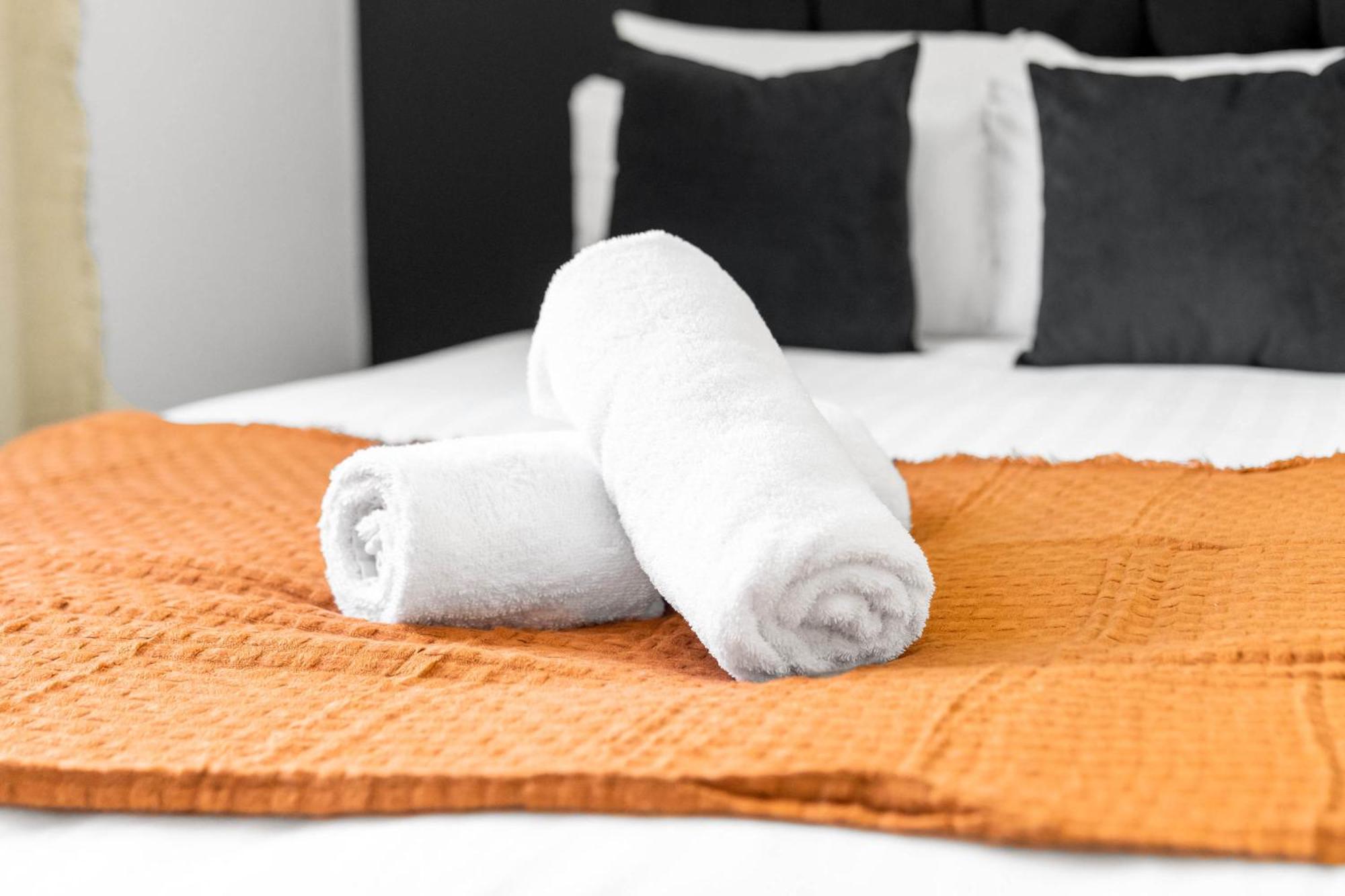 Luxe Apartment - Rowley Regis - Parking - Top Rated - Netflix - Wifi - 49Bg Cradley Heath Eksteriør billede