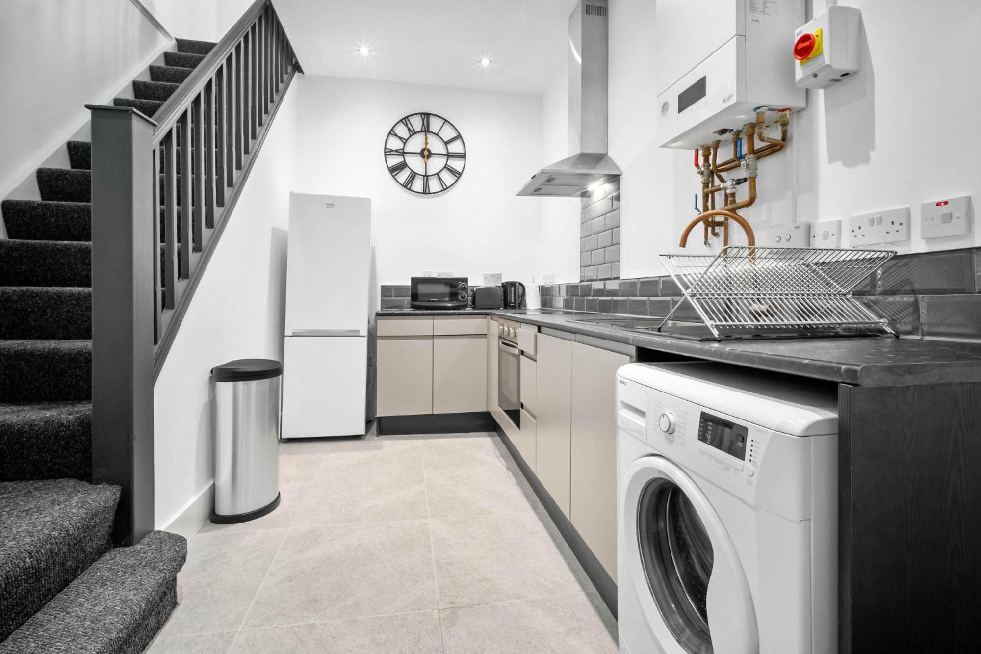 Luxe Apartment - Rowley Regis - Parking - Top Rated - Netflix - Wifi - 49Bg Cradley Heath Eksteriør billede